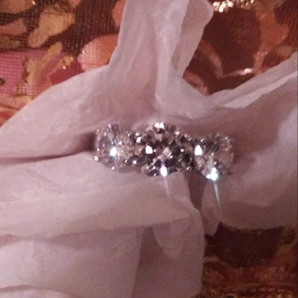 Diamond Ring - Picture 5 of 5
